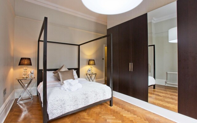 Stunning 2 bed and bath in Kensington