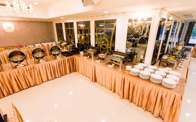 Ever Luck Hotel