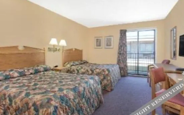 Super 8 Motel - Penticton