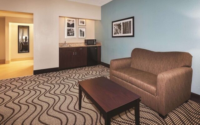 La Quinta Inn & Suites Knoxville Airport