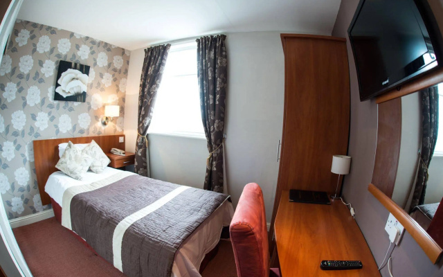 Thomas James Hotel