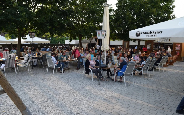 Zur-Laend