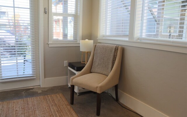 Perfect Little Place for the Traveling Professional