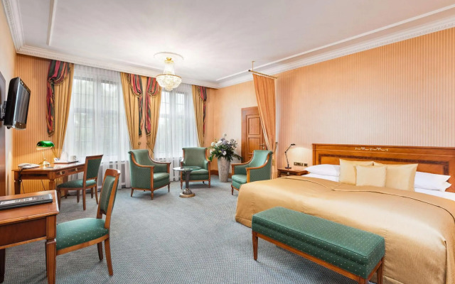Best Western Premier Grand Hotel Russischer Hof