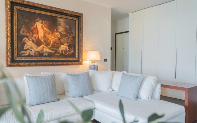 On the Lake - Private Garden Parking