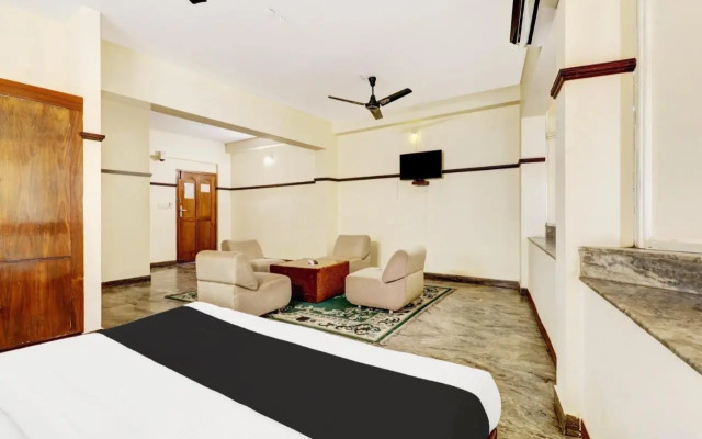 OYO 15837 Hotel Rvee's Regency