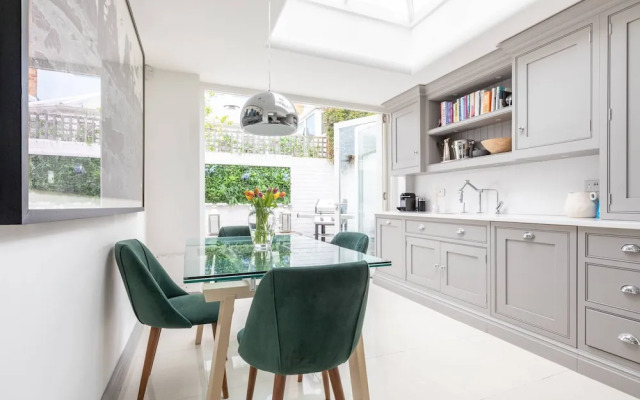 Donne Place II by Onefinestay