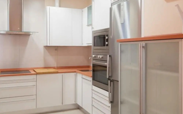 Chamberi Scene 2 Bedroom Home in Chamberi