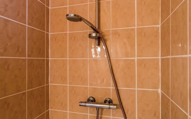 Modern Holiday Home in Salignac-Eyvigues with Swimming Pool