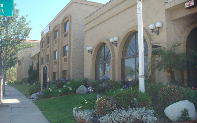 Portside Inn & Suites