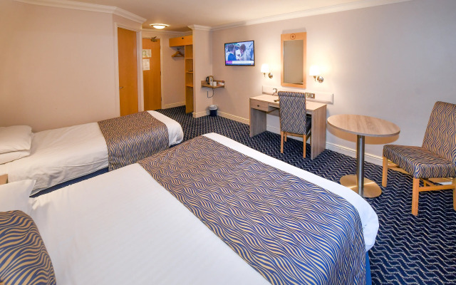 The Queens Hotel & Victoria Cloisters