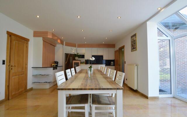 Spacious villa in Zingem with garden