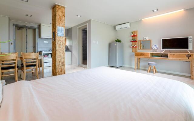 Goseong Sea&star Pension