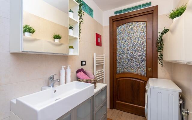 Nice and Cozy Apartment in Crocetta by Wonderful Italy