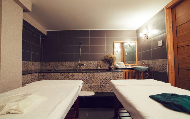 Mayflower Saigon Hotel