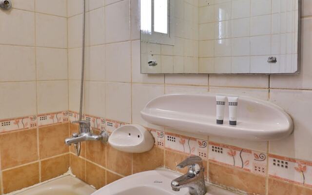Hotel Hadeel Al Motamayezah by OYO Rooms