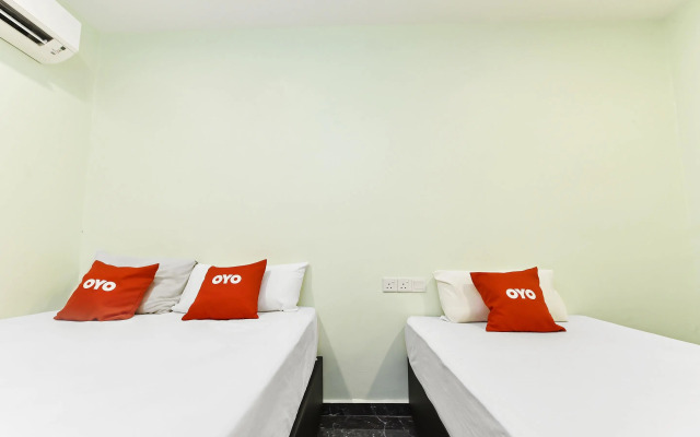 Th Hotel by OYO Rooms