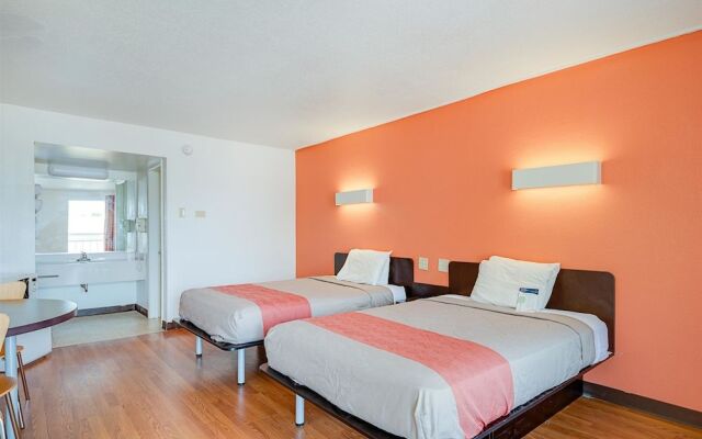 Motel 6 - High Point