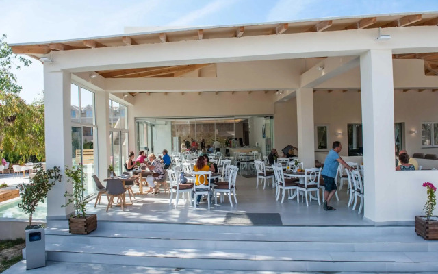 Amour Holiday Resort