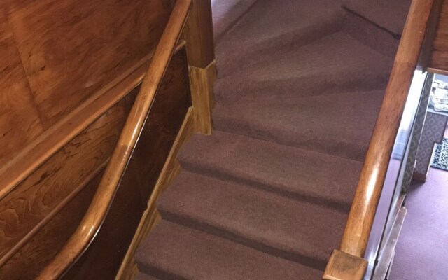 Criterion Club Hotel