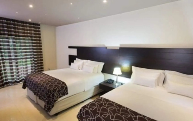 Yvy Hotel de Selva