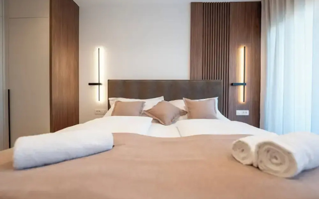 Bumblebee apartments & rooms with pool
