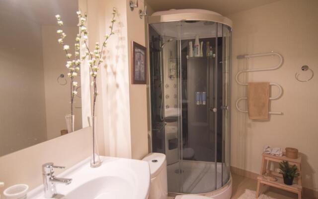 Chezmoihomes Miramar Ski 8 sleeps