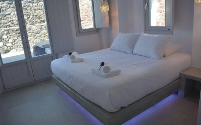 Elysian Santorini