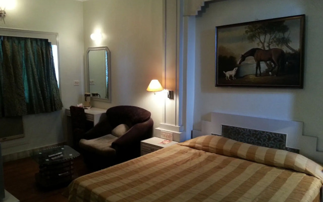 Hotel Rushabh Home