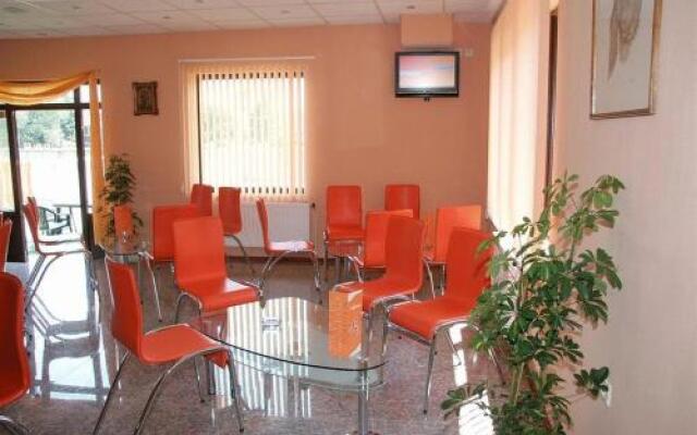 Family Hotel Elena