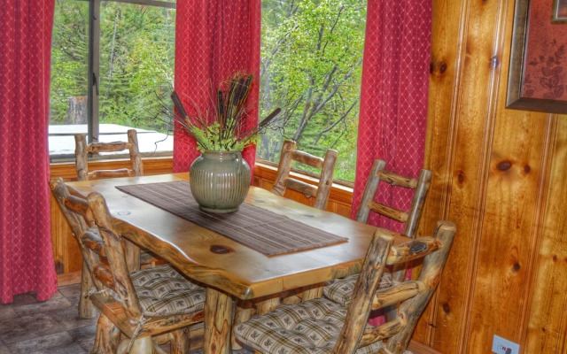 Inn on Fall River & Fall River Cabins
