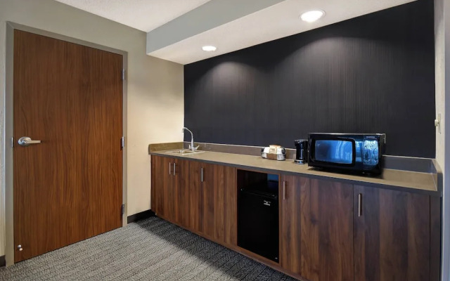 Courtyard by Marriott Cincinnati Airport