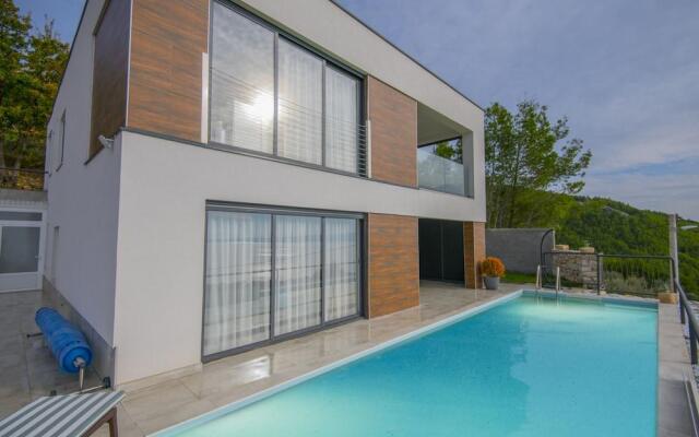 Royal Villa 2