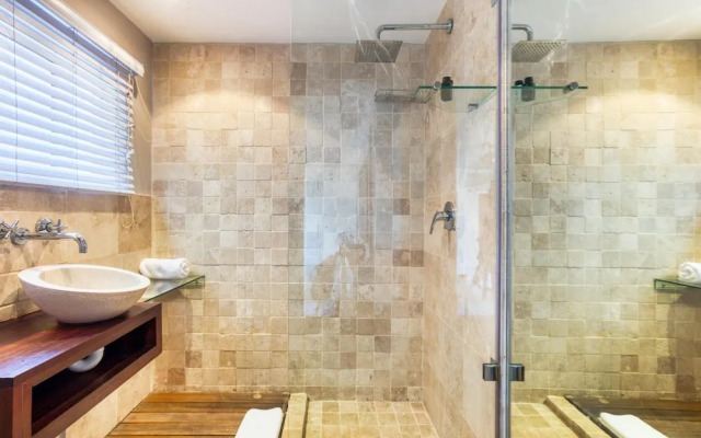 15 @ Villa Marina - Mouille Point