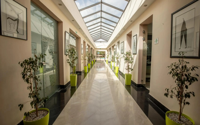 Condominium Hotel Resorts Oliva