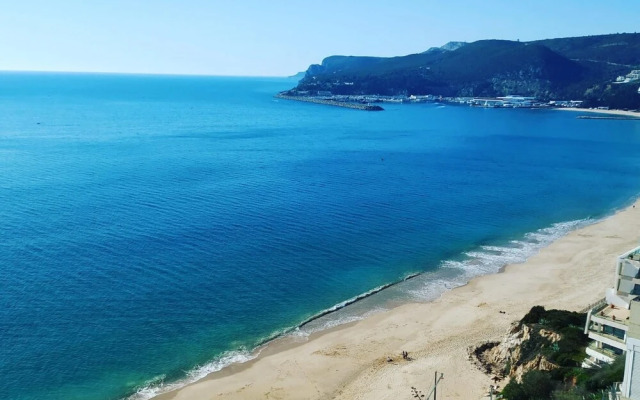 Rent4rest Sesimbra Ocean View Studio - Direct Beach Access