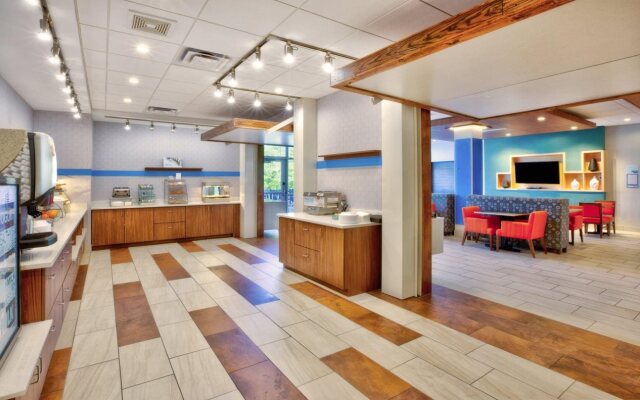 Holiday Inn Express & Suites New Castle by IHG