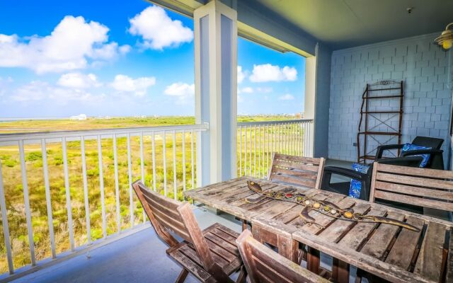 Pelican Pointe 2 Bedroom Condo
