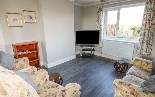 27 Whitegates