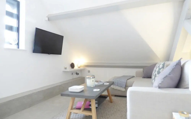 1 Chapel Place