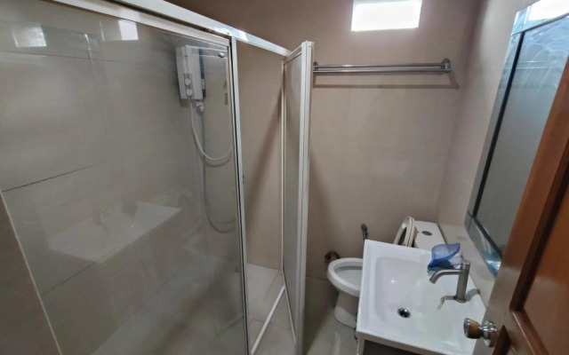 Vaccinated Staff - OYO 805 La Belladoza