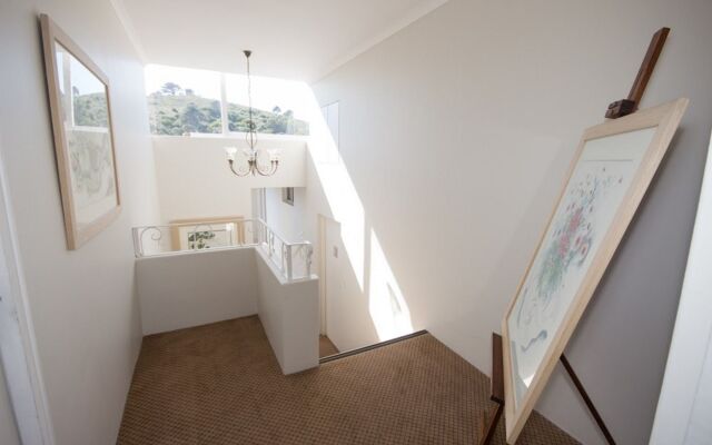 Headlands House Guest Lodge