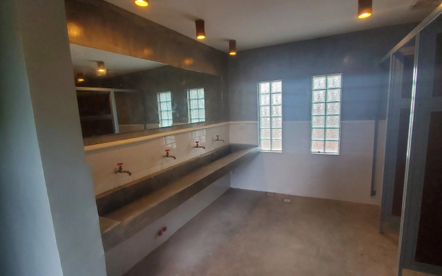 Outpost Hostel - Coron