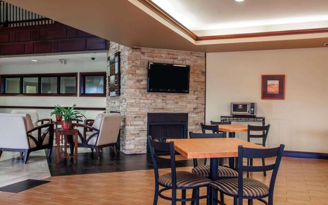 Comfort Suites Elgin