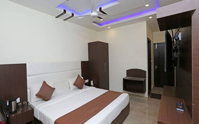 OYO 13243 Hotel City Castle