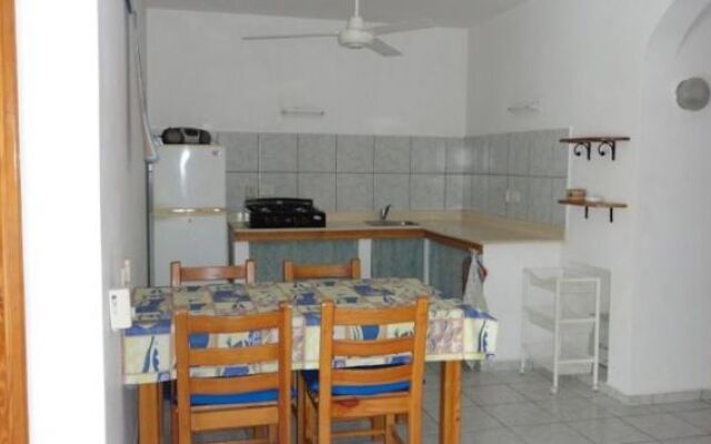 El Flamboyan Apartments