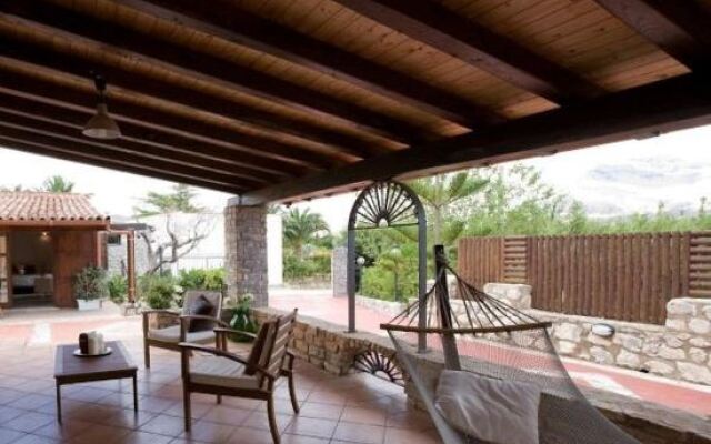 Locazione Turistica Nicole + Dependance