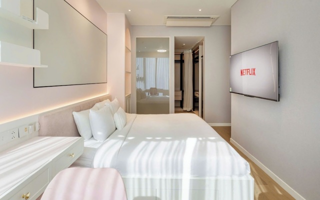 Moon Metropole The Opera Residence – Guest Rooms – Ho Chi Minh City