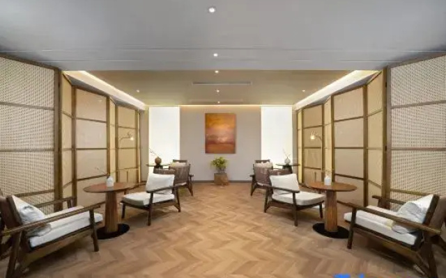 Weilan Creative Hotel (Chengdu MixC Niushikou Subway Station Store)