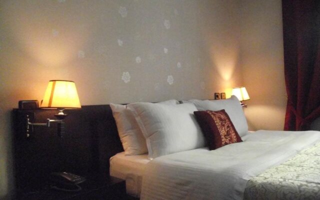 Eagle Hotel